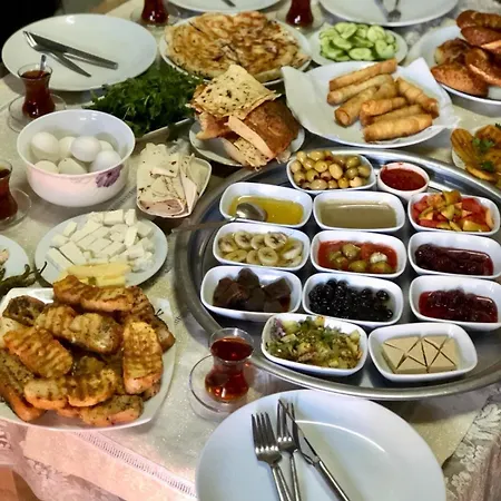 Belisirma Cave * אקסאראי