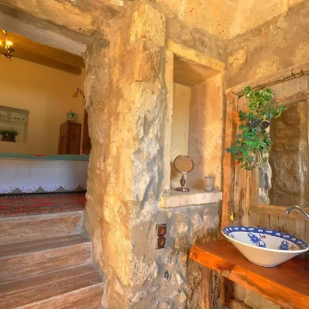 Belisirma Cave אקסאראי