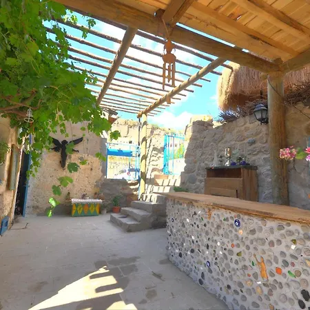 Belisirma Cave * אקסאראי