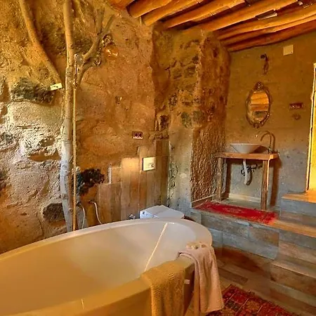Belisirma Cave Hotel *